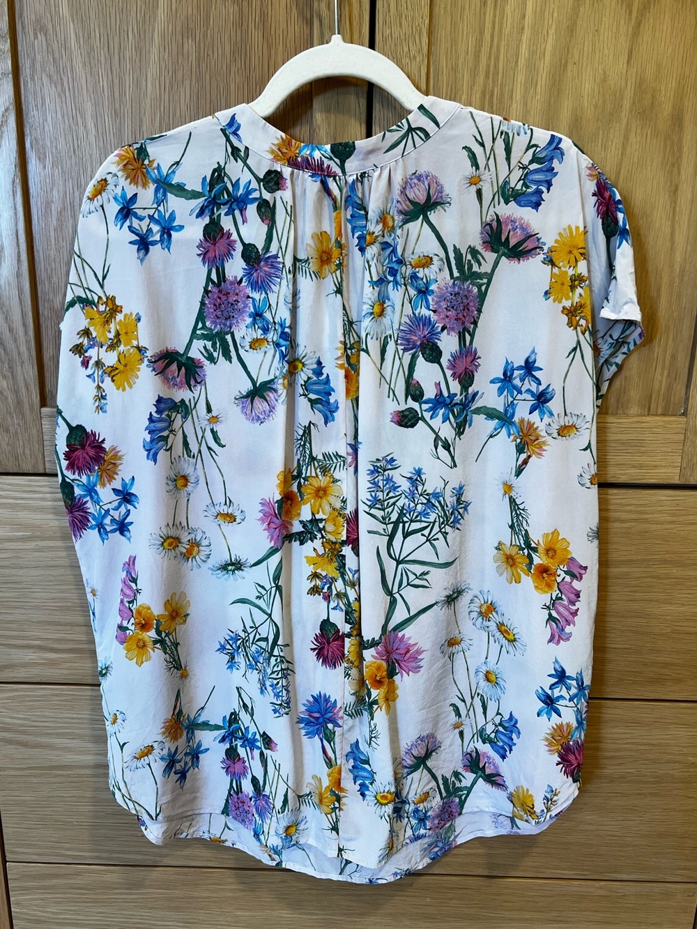 Amour Vert Renata Washable Silk Short Sleeve Blouse Wildflower Floral - Picture 4 of 5